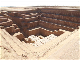 20120211-mastaba Balat_mastaba_tomb_1.jpg